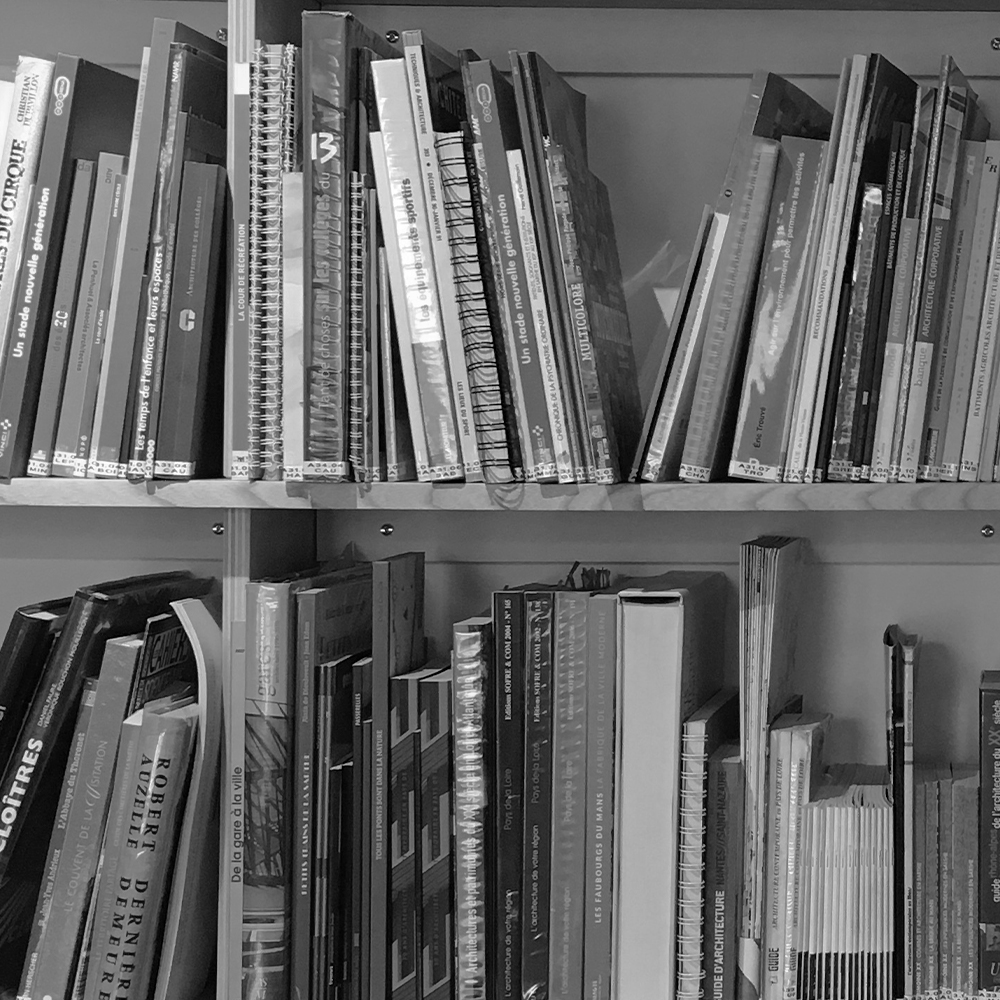 TOUT PUBLIC - Vous êtes invités à venir découvrir la nouvelle bibliothèque du CAUE de la Sarthe ! Inauguration à 12h le samedi 20 septembre.
