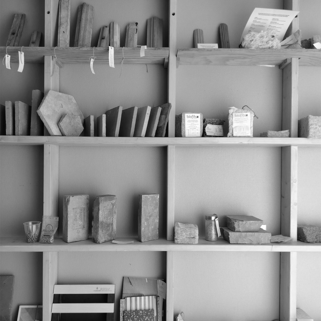 Le CAUE vous invite à découvrir sa matériauthèque lors d’une visite dédiée aux solutions d’isolation biosourcées ou géosourcées.